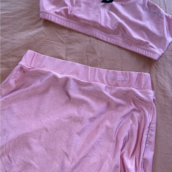 GSUWOO shop so real two piece pink set, very flattering on the body. Never worn - Picture 5 of 7
